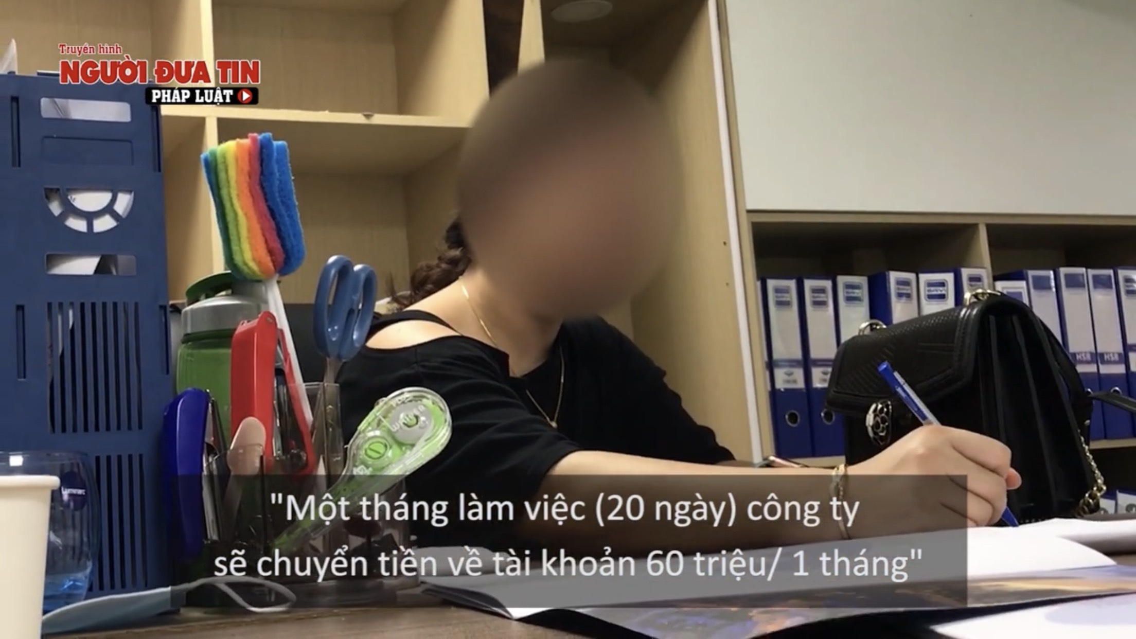 Nhân viên của Cty Nhật Nam ra sức thuyết phục khách hàng đầu tư