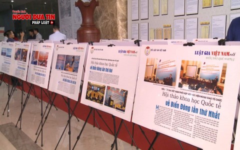 Trưng bày ảnh “Luật gia Việt Nam với biển, đảo quê hương”