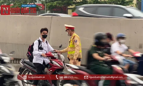 Hà Nội: Xử lý nhiều học sinh điều khiển xe máy, "quên" đội mũ bảo hiểm