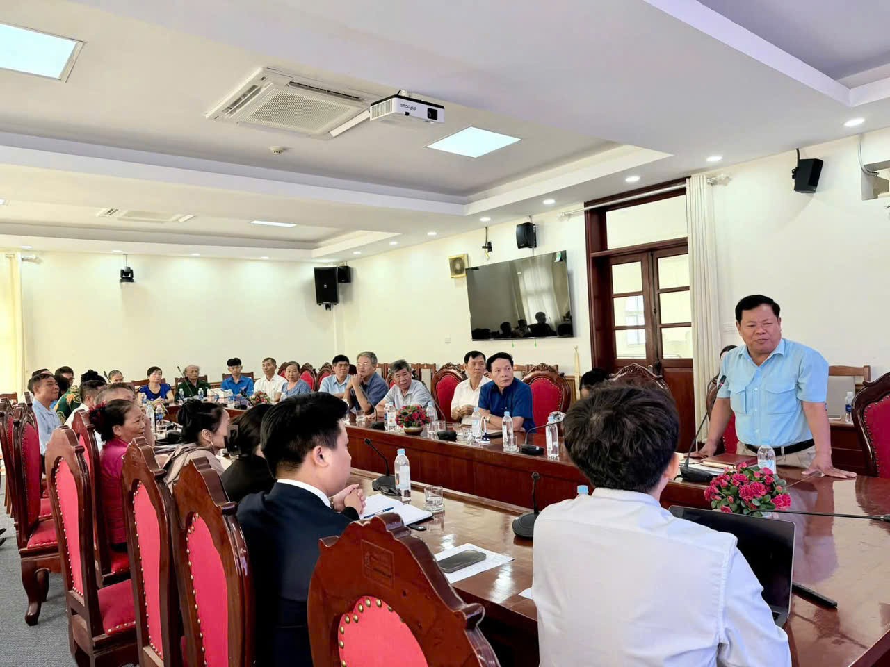 nguoi-dan-phat-bieu-1792658954.jpg