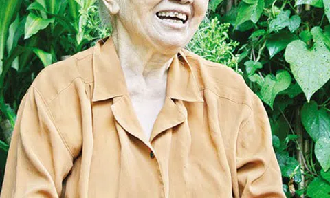 Khóc nghẹn vì một thủ tục hành chính “mắc cạn” suốt 6 năm ở quận Tây Hồ, Hà Nội