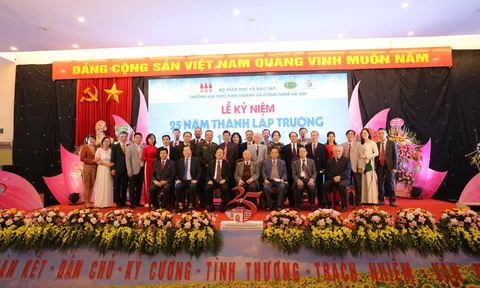 Trường Đại học Kinh doanh và Công nghệ Hà Nội kỷ niệm 25 năm thành lập