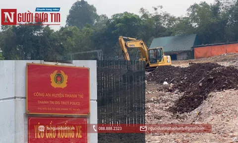 Hà Nội: Cảnh sát bắt quả tang nhóm đối tượng đổ trộm chất thải trong đêm