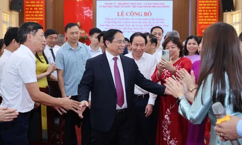 Thủ tướng: Tuyệt đối không để người dân "sợ hay ngại" khi đến cơ quan công quyền