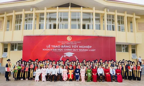 Học viện Tòa án kỷ niệm 31 năm truyền thống và trao bằng tốt nghiệp cho sinh viên khóa 6