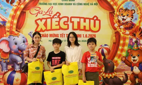 Rộn ràng tiếng cười - Trọn vẹn yêu thương trong chương trình chào mừng Quốc tế Thiếu nhi 1/6 của HUBT