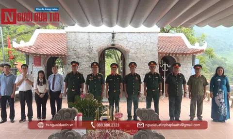 Hội Cựu chiến binh Cơ quan Trung ương Hội Luật gia Việt Nam dâng hương tưởng nhớ các anh hùng liệt sĩ tại Nghĩa trang Vị Xuyên, Tuyên Quang