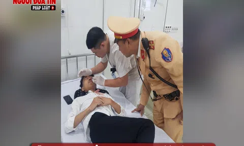 Đội CSGT số 10 đưa nam sinh bị tai nạn đi cấp cứu kịp thời