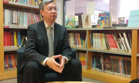 Cuộc trò chuyện với người đàn ông có 33 bằng... đại học