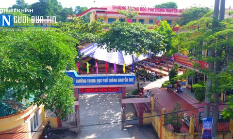 THPT Nguyễn Huệ Yên Bái tổ chức "Ngày hội chào mừng tân học sinh - chuyến đò số 61"