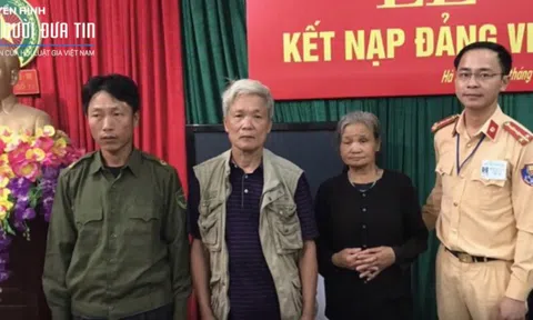 CSGT Hà Nội làm nhiều việc tốt giúp người dân