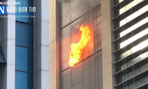 Cận cảnh vụ cháy tòa nhà 28 tầng ở đường Dương Đình Nghệ