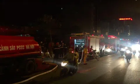 Hoài Đức, Hà Nội: Hàng loạt ki-ốt bị thiêu rụi