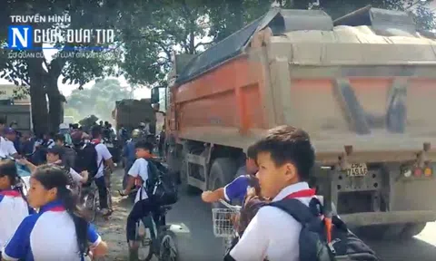 (Bài 12) Thưa ông Giám đốc Sở GTVT Hà Nội, học sinh Tây Tựu đợi ông "giải cứu"