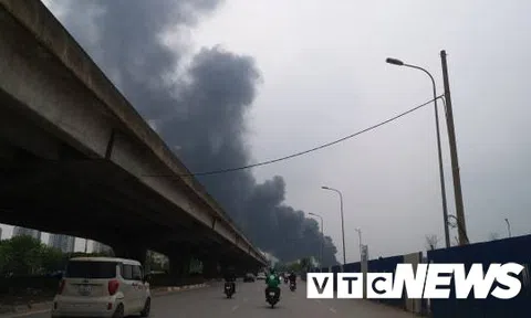 Hà Nội: Cháy lớn ở chợ Quang