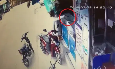 CÔ GÁI BỊ KỀ DAO VÀO CỔ, CƯỚP ĐIỆN THOẠI GIỮA BAN NGÀY 