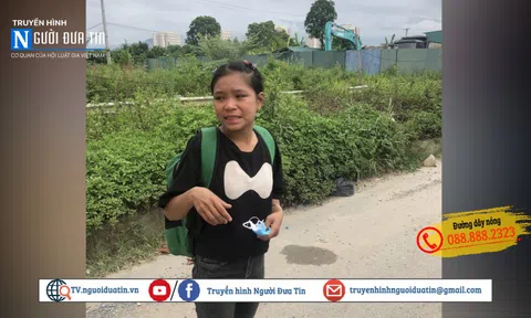 Nghĩa cử cao đẹp của CSGT Hà Nội với cô gái đứng khóc giữa đường