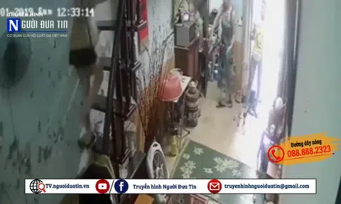 Hà Nội: Một người đàn ông kêu cứu vì... vợ cũ 