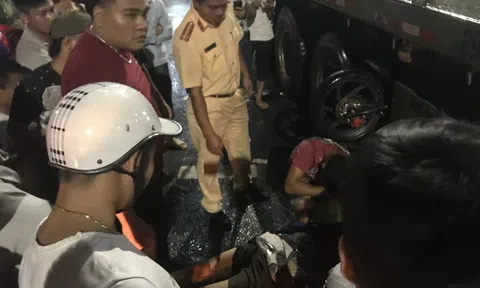 Va chạm với xe đầu kéo, một nam thanh niên tử vong