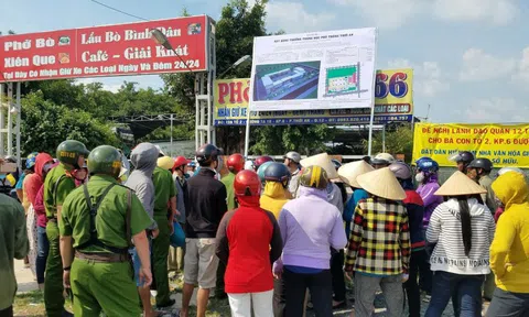 BẮC TỪ LIÊM, HÀ NỘI: DÂN BỨC XÚC VỚI VIỆC CƯỠNG CHẾ KHI CHƯA GIẢI QUYẾT KIẾN NGHỊ