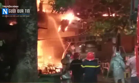 Cháy lớn tại quán bia 86 Quán Sứ, Hà Nội