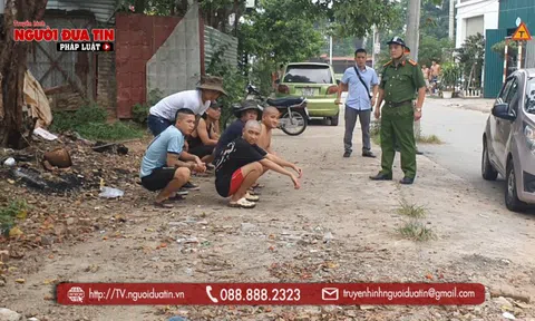 Tiếp bài “Đề nghị thu hồi 5 ‘sổ đỏ’ cấp trái quy định”: (Bài 2) Công an “dàn trận” giữa trưa, bắt gọn các đối tượng “cưỡng chế” nhà dân trái pháp luật