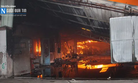 Đồng Nai: Cháy lớn tại một xưởng gỗ trong đêm