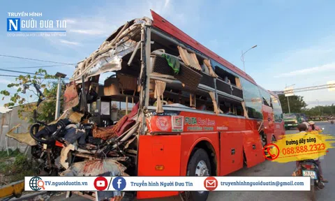 Hai xe khách tông nhau, 21 người thương vong