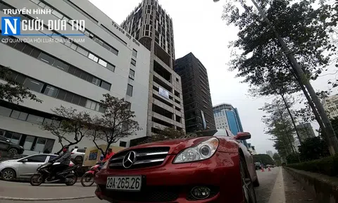 Hà Nội: Công trình Toyota Mỹ Đình 2 “thả” vật thể làm vỡ kính xế sang