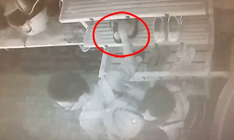 Nam thanh niên bị trộm mất đôi giày trị giá hàng chục triệu đồng