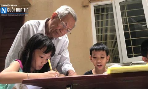 Ông giáo Hà thành và lớp học "Hướng thiện" miễn phí suốt 27 năm