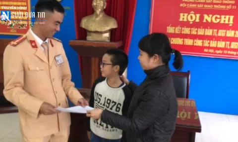 Hà Nội: Việc làm nhỏ mang ý nghĩa lớn của Đội CSGT số 11 