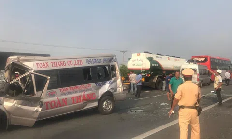 Đồng Nai: Dân đốt đồng gây khói lên đường cao tốc, ô tô tai nạn liên hoàn 