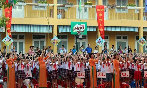 Tổng hợp những hình ảnh thú vị nhất trong ngày cả nước tựu trường